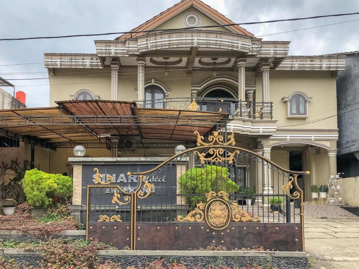 Sinar Hotel Enrekang Dış mekan fotoğraf